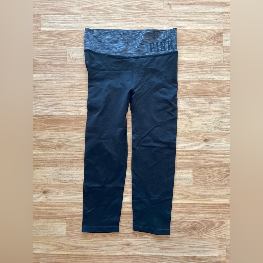 PINK Seamless Cropped Leggings - Size M